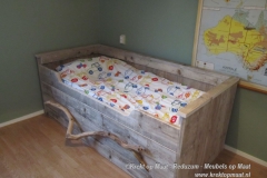 Krekt_op_Maat_bed_steigerhout_matraslade