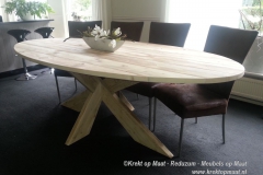 Krekt_op_Maat_ovale_tafel_steigerhout_kruispoot